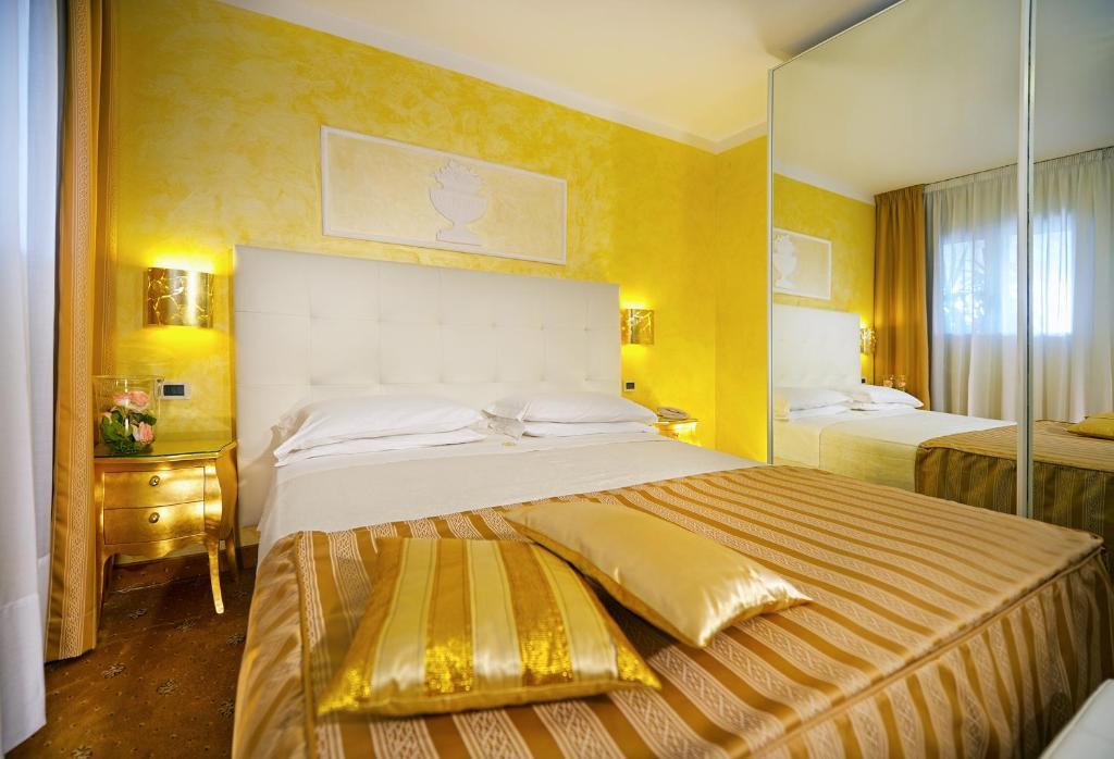 Hotel Aurora Terme Abano Terme Rum bild