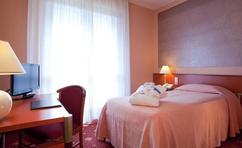 Hotel Aurora Terme Abano Terme Exteriör bild